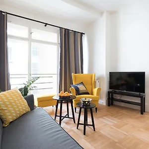 Hanan's Benedikt Apartament