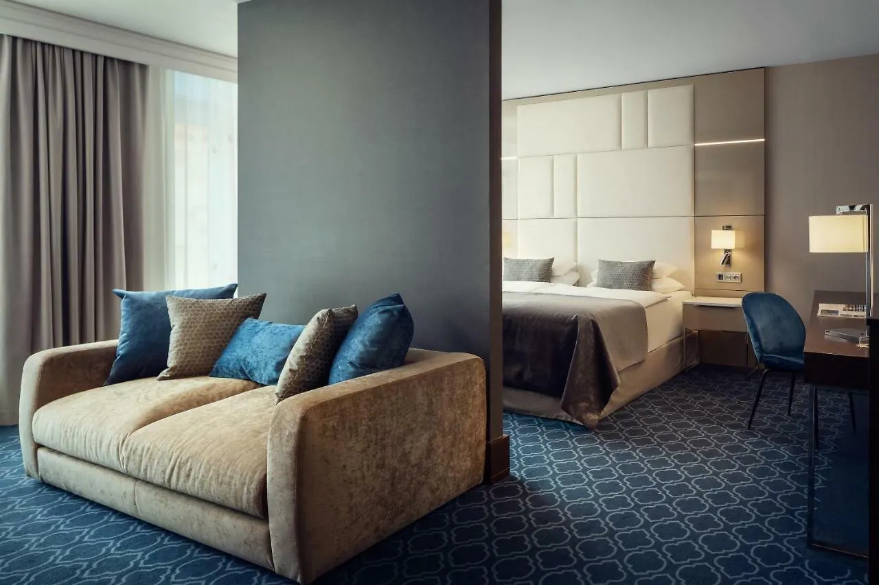 Hotel Kings Court Prague 5*,  Czech Republic